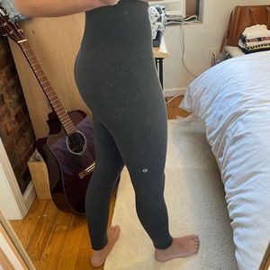 Lululemon charcoal gray speckled leggings